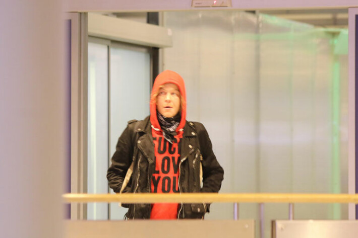 Lauri Taats lentokentällä. Lauri Taats lentokentällä.