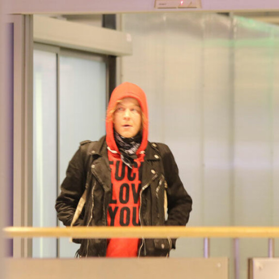 Lauri Taats lentokentällä. Lauri Taats lentokentällä.