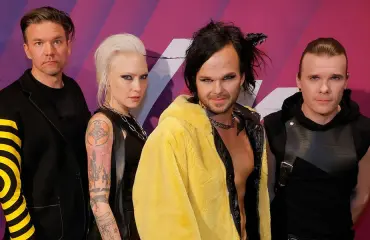 The Rasmus edustaa Suomea Euroviisuissa - Lauri Ylösen esiintyminen villitsi