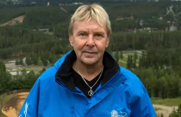 Matti Nykäsen exä Sirpa perustaa Fifty-sixty-ravintolan – Matti raivona, syyttää hyväksikäytöstä: Sirpa, anna 5 miljoonaa euroa – tämä ei käy!