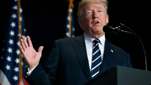 Presidentti Donald Trump tyytyi kommentoimaan Floridan joukkosurmaa ainoastaan sosiaalisessa mediassa Donald Trump