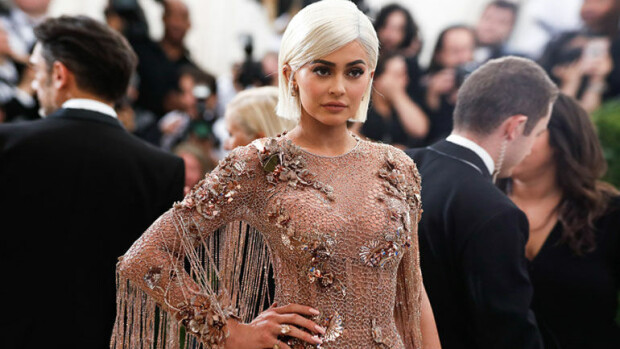 Kylie Jenner synnytti 11 päivää sitten - eikä tietoakaan raskauskiloista! Katso paparazzikuvat! kylie jenner