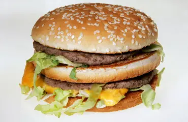 Bic Mac-fanien päiväuni: McDonald's julkisti 10 000 euron Bling Macin!
