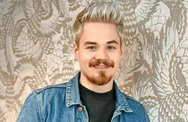 Sometähdet hauskuuttavat jouluna Yle Areenassa – mukana mm. Miska Haakana, Seksikäs-Suklaa ja Dosdela