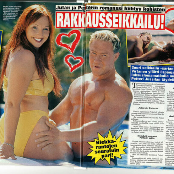 SEISKA 30/2001 Ternimaitokeisari Petteri Jussila yllätti Jutta Virtasen (nyk. Gustafsberg) yllätysmatkalla Espanjaan. Reissun päätteeksi Jutta kosi rakastettuaan. SEISKA 30/2001 Ternimaitokeisari Petteri Jussila yllätti Jutta Virtasen (nyk. Gustafsberg) yllätysmatkalla Espanjaan. Reissun päätteeksi Jutta kosi rakastettuaan.