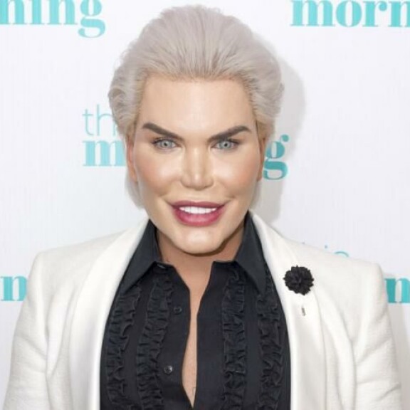 Huhhuh, mikä päätös: Joni Virtasesta Suomen ihmis-Ken – vaihtaa nimensä ja muokkaa vartaloaan! Rodrigo Alves