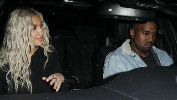 Ei voi olla totta, Kim Kardashianin alastomat kloonit mainostavat Kanye Westin uutta vaatemallistoa Los Angelesin kaduilla - katso rajut kuvat! Kim Kardashian ja Kanye West