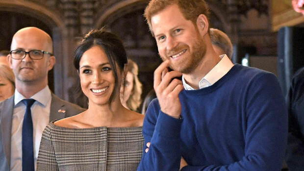Karmea häänukkefiasko! Prinssi Harryn ja Meghanin tökeröistä näköisnukeista tuli nolo naurunaihe – katso kuva! Harry ja Meghan saivat nuket.