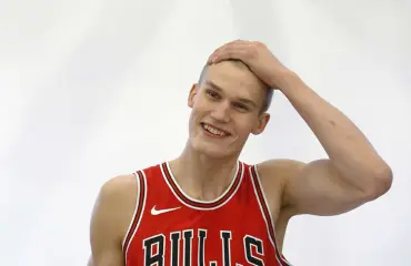 Suomalainen NBA-vauva! Koripalloilija Lauri Markkasen lapsi syntyi - katso, tuliko tyttö vai poika!