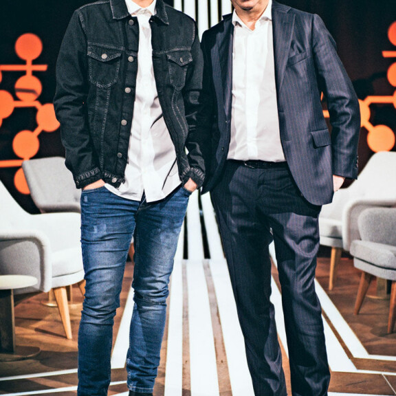 Joel kertoo purkittavansa Harkimot -talk show'n viimeisiä jaksoja Hjalliksen kanssa. Isän ja pojan yhteinen ohjelma pyörii TV5:llä. Joel kertoo purkittavansa Harkimot -talk show'n viimeisiä jaksoja Hjalliksen kanssa. Isän ja pojan yhteinen ohjelma pyörii TV5:llä.