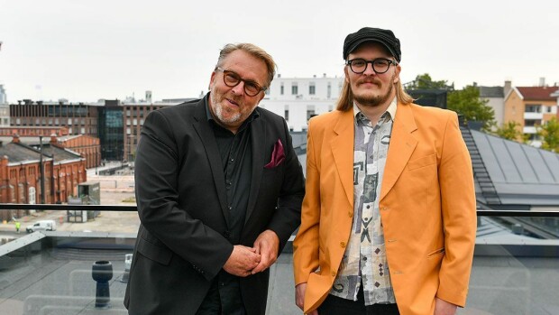 Syksyn sävelessä tänään vastakkain Joel Hallikainen ja hänen poikansa: ”Toivon häviäväni” Syksyn_Savel_Joel_Eeli_Hallikainen_alfatv_ee9c7f44a6.jpg