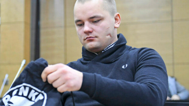 Hovioikeus muutti Asema-aukion hyppypotkijan tuomiota: Jesse Torniainen sai yli kaksi vuotta ehdotonta vankeutta – motiivi oli rasistinen! Jesse Torniaisen tuomiota korotettiin.