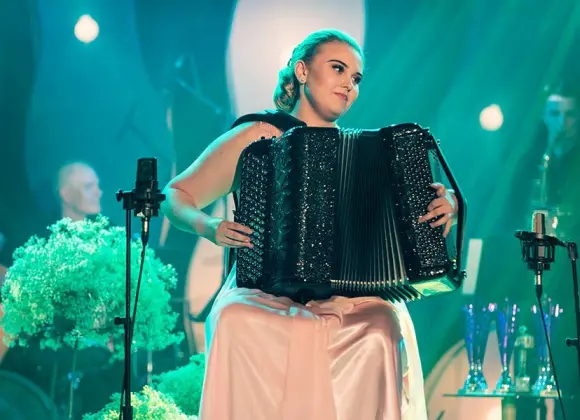 Finalistit esittäytyvät: Kultainen Harmonikka soi suorana Ikaalisista