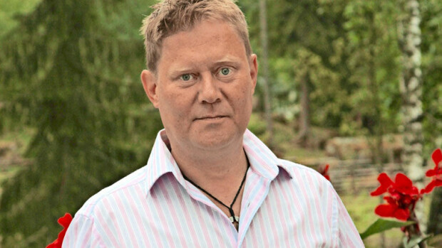 Sairaalaan tiedottomana kiidätetty radiotähti Pertti Salovaara: ”Henkilökohtaisia onnettomuuksia on sattunut useampia!” Pertti Salovaaralla on ongelmia.