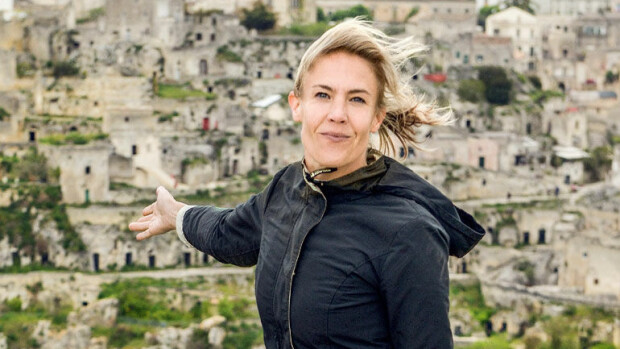 Ella Kanninen esittelee uudessa tv-sarjassa toisen kotimaansa Italian saloja - tsekkaa juontajan vinkit! Ella Kanninen