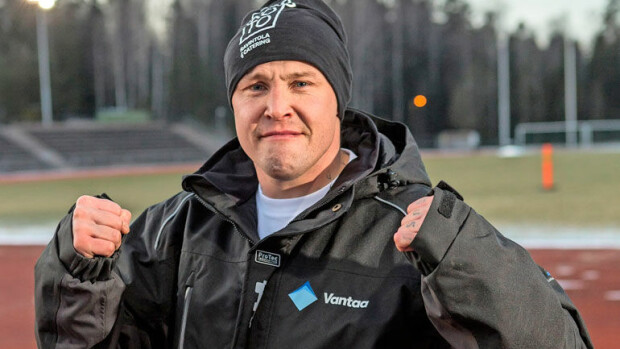 Ura ohi! Nyrkkeilijä Juho Tolppolan iskuille ennenaikainen loppu – ”Matsit olivat tässä!” Juha Tolppola päätti uransa.