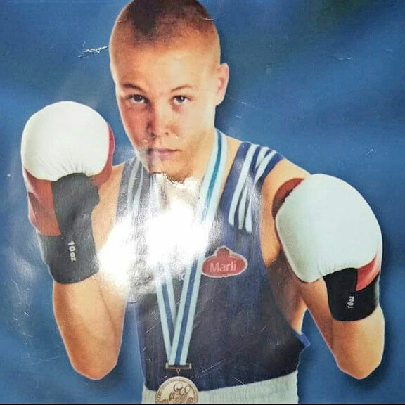 Juho otteli ammattilaisena 33 ottelua ja amatöörinä 173. Amatööreissä hän saavutti parhaimmillaan EM-pronssia ja oli lähellä päästä Sydneyn olympialaisiin. Juho otteli ammattilaisena 33 ottelua ja amatöörinä 173. Amatööreissä hän saavutti parhaimmillaan EM-pronssia ja oli lähellä päästä Sydneyn olympialaisiin.