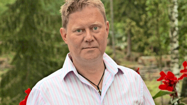 Radiotähti Pertti Salovaara löydettiin tiedottomana: Hätäkiidätys sairaalaan! Pertti Salovaara kiidätettiin sairaalaan.