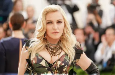 Tästä on glamour kaukana! Paparazzi yllätti meikittömän Madonnan – kuvat!