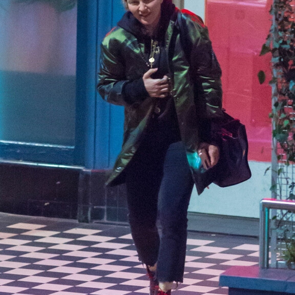 Tästä on glamour kaukana! Paparazzi yllätti meikittömän Madonnan – kuvat! Madonna Lontoossa.