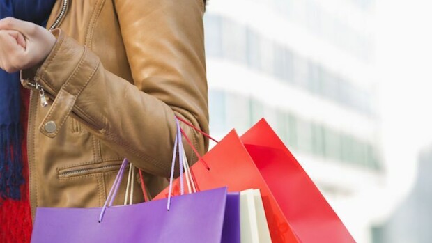 Mies ei ehtinyt shoppailemaan - vaimo tappoi itsensä! Mies ei ehtinyt viemään vaimoaan shoppailemaan.
