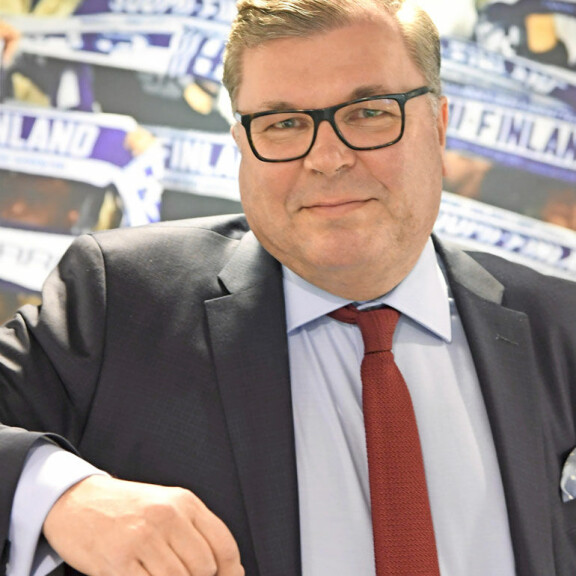 Näin mojovasti Leijonan luola -sijoittajat tienaavat: Ari Lahdella miljoonatulot ja järkyttävät mätkyt, Kim Väisänen myi firman 60 miljoonalla! Ari Lahti