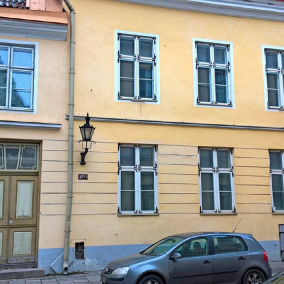 Leijonan luola -ohjelman bisnesenkelit asuvat hulppeasti arvoalueilla – katso kuvat! Ari Lahti on Kimi Räikkösen naapuri Miika Toivosen koti