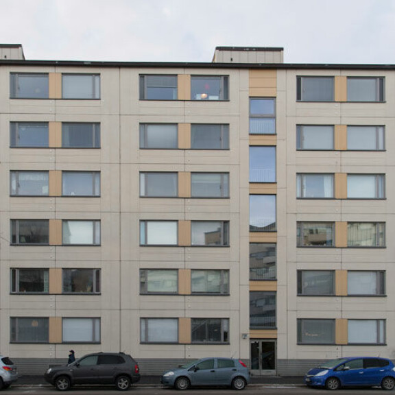 Näyttelijäparin koti sijaitsee Helsingin Kalliossa. Näyttelijäparin koti sijaitsee Helsingin Kalliossa.