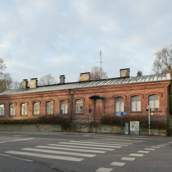 Remun koti sijaitsee aivan Helsingin Vanhankaupunginkosken tuntumassa. Remun koti sijaitsee aivan Helsingin Vanhankaupunginkosken tuntumassa.