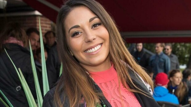 Amanda Harkimo julkaisi kuvan ilman housuja - some sekosi: 'Tosi sexy'! Amanda Harkimo