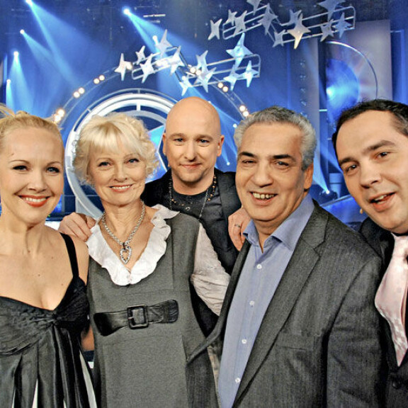 Antti nähtiin Tartu Mikkiin -ohjelmassa Rainer Frimanin, Päivi Kautto-Niemen ja Tiina Ruuskan kanssa vuonna 2009. Ohjelman juontaja oli Sami Hintsanen. Antti nähtiin Tartu Mikkiin -ohjelmassa Rainer Frimanin, Päivi Kautto-Niemen ja Tiina Ruuskan kanssa vuonna 2009. Ohjelman juontaja oli Sami Hintsanen.