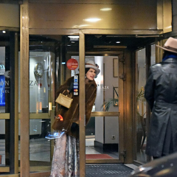 Ilmeikästä äksyilyä! Meeri Koutaniemi tuittuili aviomies Sami Yaffalle Kultainen Venla -jatkoilla – kuvat! Sami ja Meeri