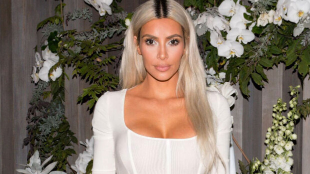 'Hyvää huomenta!' Kim Kardashian julkaisi valokuvan Marilyn Monroesta yläosattomissa - kumpi on kuumempi? kim kardashian