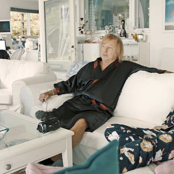 Danny avautuu Maria Veitolalle sairaudestaan ja naissuhteistaan: Alkoholi rikkoi välit Armi Aavikkoon! Maria Veitola