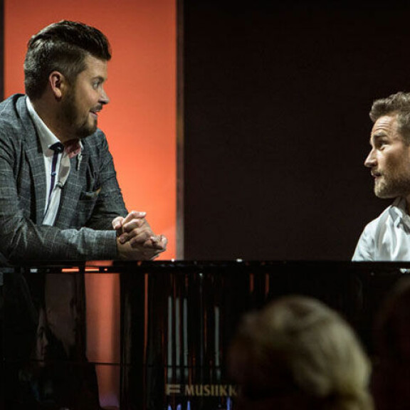 Jannen ja Lenni-Kallen kemiat pelaavat mainiosti rennonletkeässä parisuhdevisailussa. Jannen ja Lenni-Kallen kemiat pelaavat mainiosti rennonletkeässä parisuhdevisailussa.