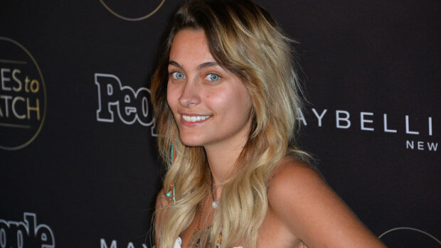 Ohhoh, Michael Jacksonin tytär Paris, 19, herätti huomiota melkoisilla bikinileikeillään – kuvat! Paris Jackson lomaili bikineissa.