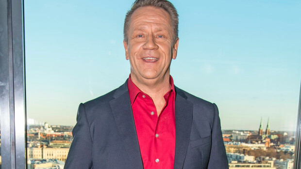 Olli Lindholm kuvailee The Voice of Finlandin kuvauksia: Onhan ne helvetin pitkiä päiviä! Olli Lindholm on The Voice of Finland -ohjelman tähtivalmentaja.