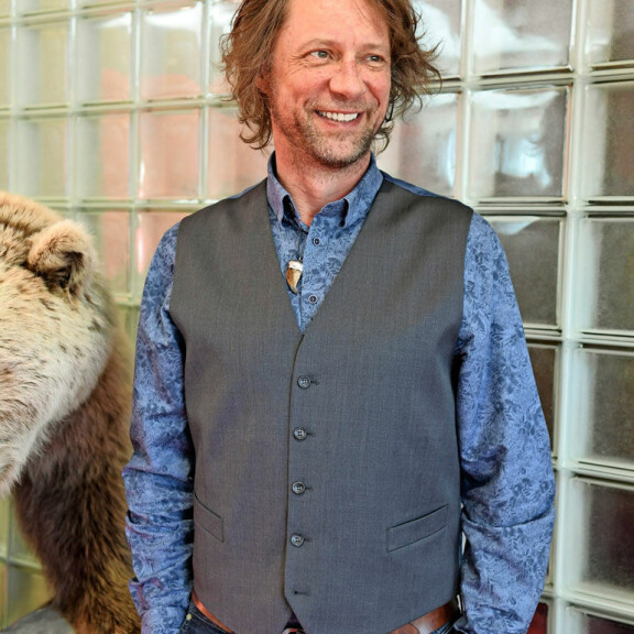He olivat Suomen seksikkäimmät julkkismiehet 2017: Antti Häkkänen hurmaa viileydellään, Pete Parkkonen on härskisti kuumankostea – kuvat! Antti Reini