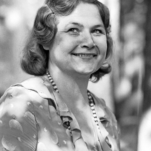 Tunnistaisitko? Tältä Esko Salminen, Eeva Litmanen, Anja Pohjola ja Sulevi Peltola näyttivät nuorina – nostalgiset kuvat! Anja Pohjola vuonna 1975.