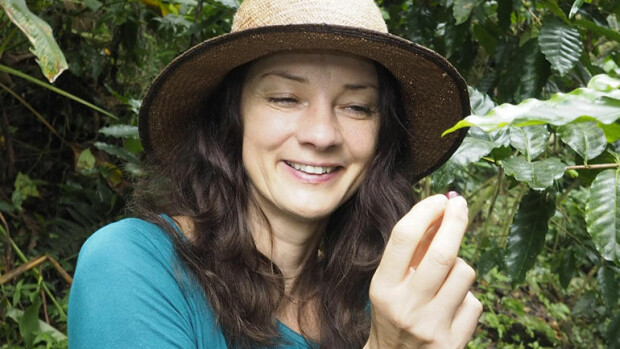 60 hehtaaria Kolumbiasta ostanut Kirsi Salo rakentaa viidakkobisnestään asiantuntijoiden avulla: Olen vetänyt puoleeni huippuammattilaisia! Kirsi Salo Kolumbiassa.