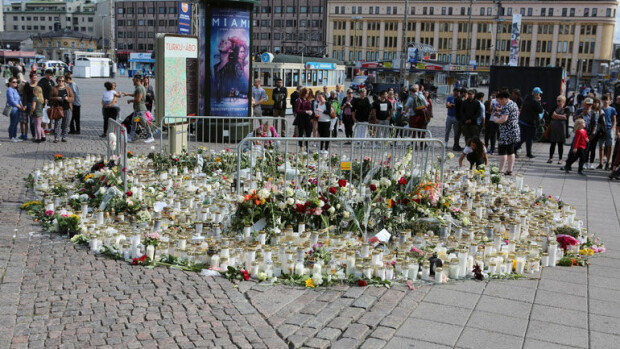 Jaguar-kuski kylvi kuolemaa, sarjahukuttaja tuomittiin, Turun terroriteko järkytti – nämä rikokset pysäyttivät Suomen 2017! Turun puukotus.
