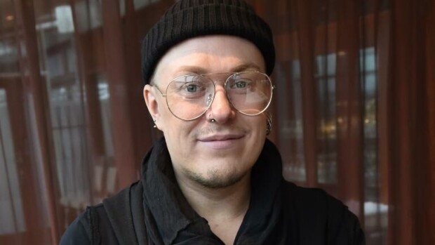 Oho, Jesse Kaikuranta sovitti Viidakon tähtöset -sarjasta tutulle kaunottarelle joulukappaleen – kuuntele! Jesse