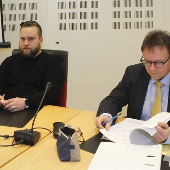 UMK-tähden raiskaustuomio nurin hovissa – katsottiin silti syylliseksi sukupuoliyhteyteen pakottamiseen! Jan Baas hovioikeudessa Rovaniemellä.