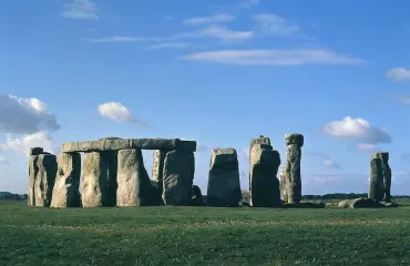 Kuvaako kuuluisa Stonehenge-monumentti sittenkin emättimeen työntyvää penistä?!