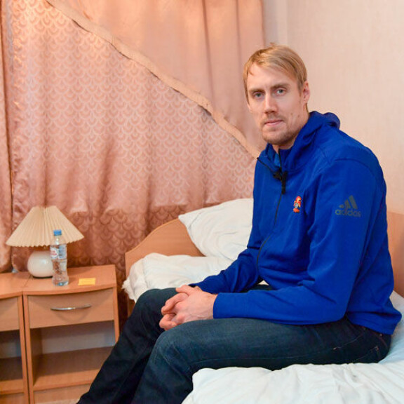 Jokereiden KHL-matka Venäjällä: Yö Neuvostomuseossa, taistelu hotellikuolemaa vastaan, stroganoffia, shaibua ja sisua - lue jättireportaasi pelireissusta itärajan takana! Marko Anttila