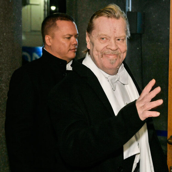 Monivuotinen manageri ja ystävä Pete Eklund oli Linnassa Veskun avecina. Monivuotinen manageri ja ystävä Pete Eklund oli Linnassa Veskun avecina.
