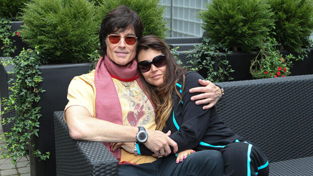 Kauniit ja rohkeat -komistus Ronn 'Ridge' Moss matkusti Tallinnasta Suomeen aivan muina taviksina – paparazzi iski laivalla! Ronn Moss