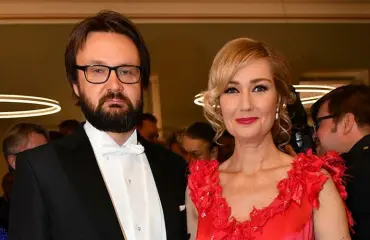 Nyt ei mennyt putkeen: tässä olivat Linnan juhlien karmeimmat pukuflopit - katso kuvat!
