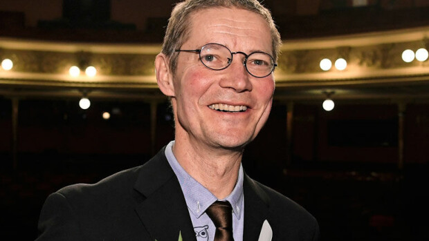 Finlandia-voittaja Juha Hurme hakeutui suljetulle osastolle: Sairastui psykoosiin! Juha Hurme voitti FInlandian.