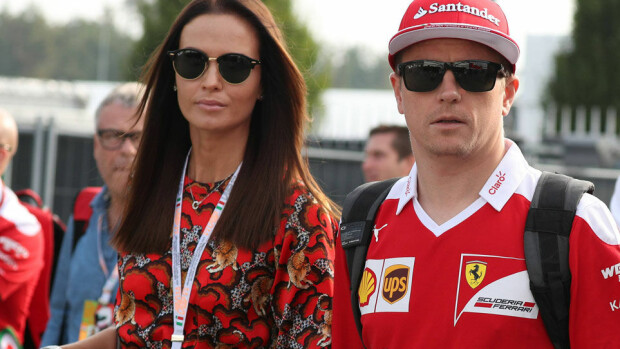Paljastus: Kimi Räikkönen ja Minttu saapuvat Linnan juhliin! Ärsyyntyykö Kimi jälleen huomiosta? Minttu ja Kimi Räikkönen